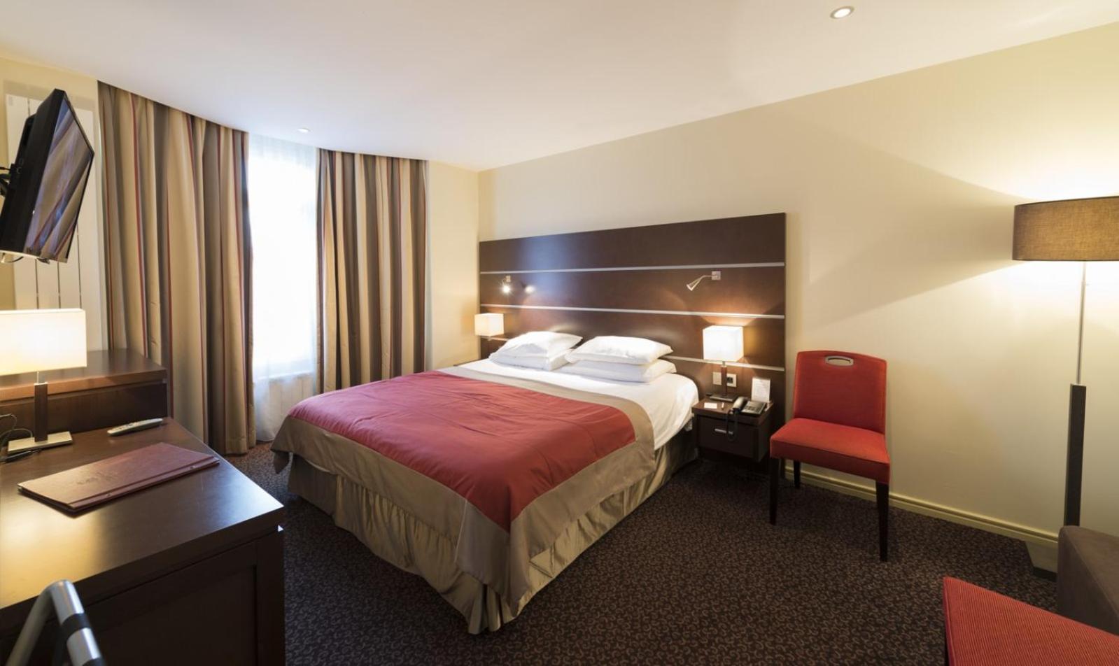 Bristol Hotel 3*