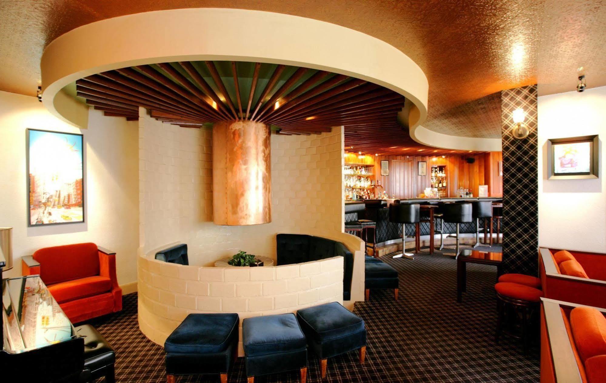 Hotel Bristol